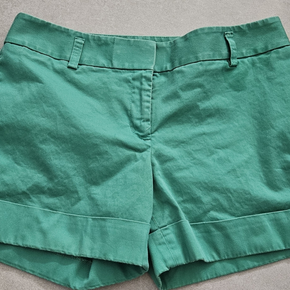 Womens Express Shorts Size 4 Green